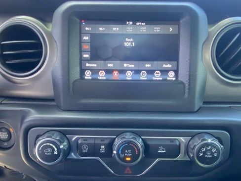 Used 2020 Jeep Gladiator Sport w/ Quick Order Package 24S image 19