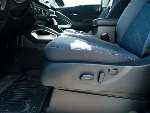 New 2025 Nissan Frontier SV w/ SV Convenience Package image 23