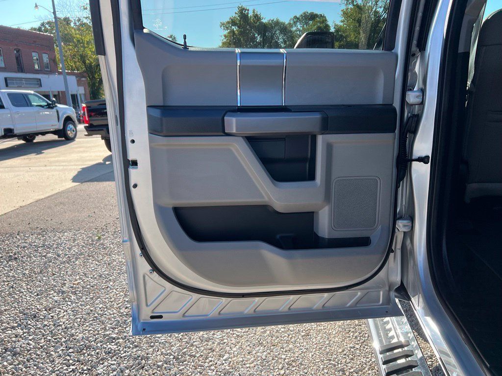 Used 2019 Ford F250 XLT w/ XLT Premium Package AWD/4WD image 15