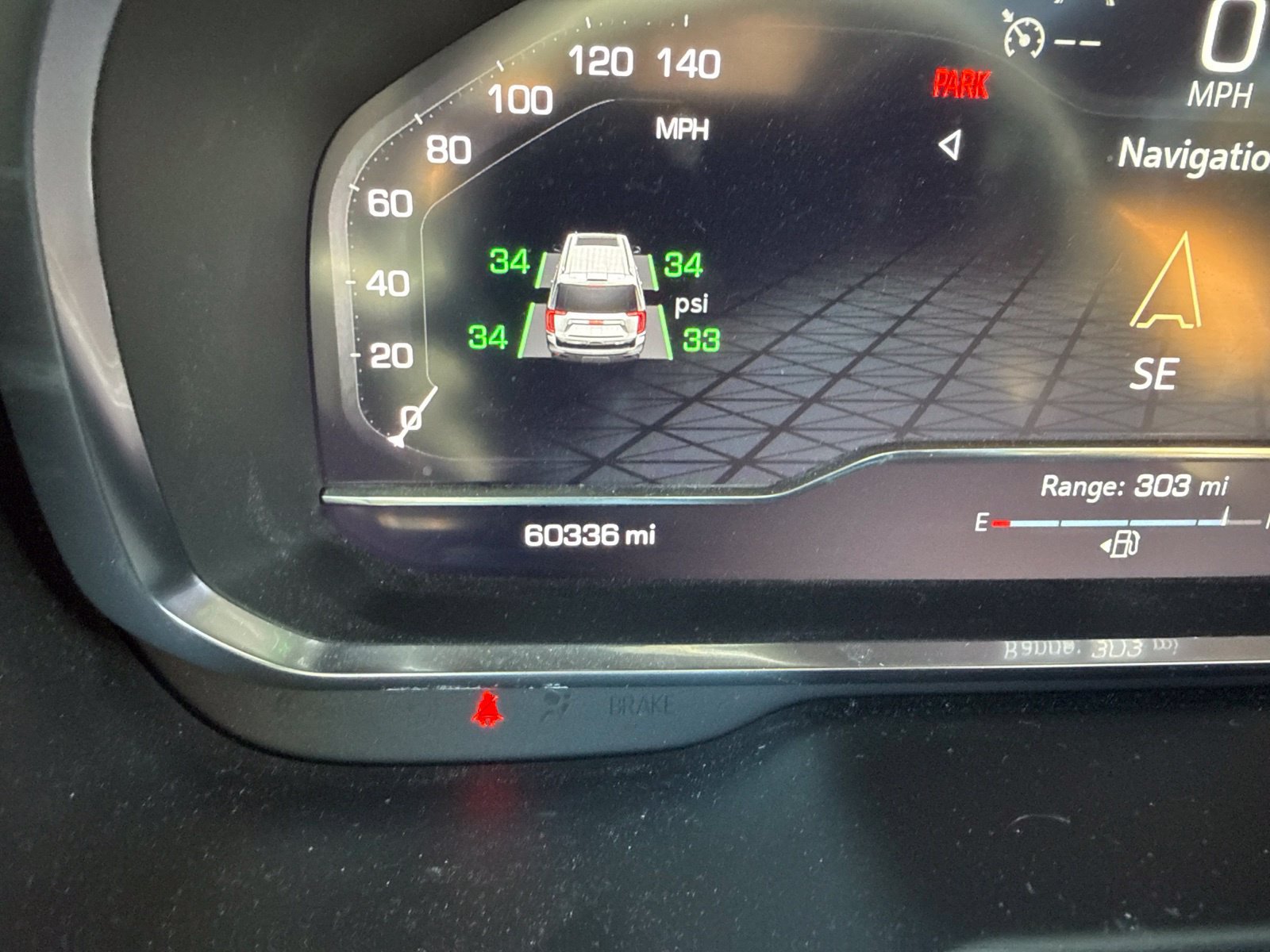 Used 2024 GMC Yukon AT4 w/ Technology Package AWD/4WD image 15