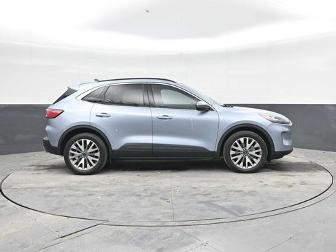Used 2022 Ford Escape Titanium AWD/4WD image 9