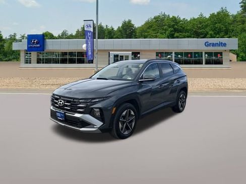 Certified 2025 Hyundai Tucson SEL image 3