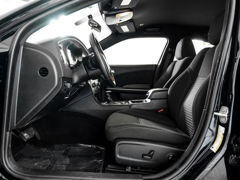 Used 2023 Dodge Charger SXT RWD image 4