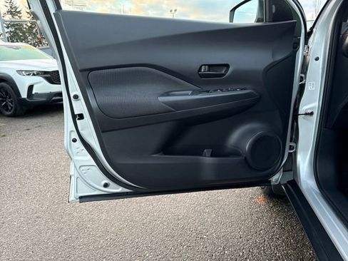 Used 2020 Nissan Kicks S image 17