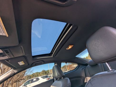 Used 2017 Honda Accord EX-L image 12