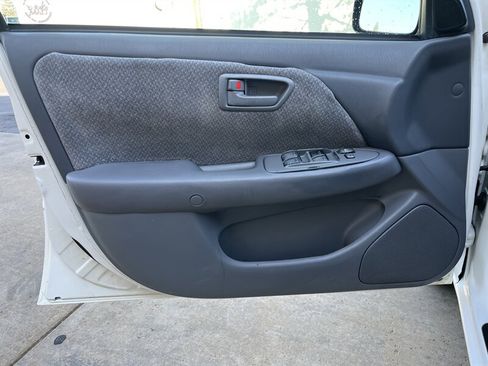 Used 2000 Toyota Camry LE image 24