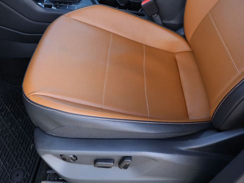 Used 2019 Volkswagen Tiguan SE image 18