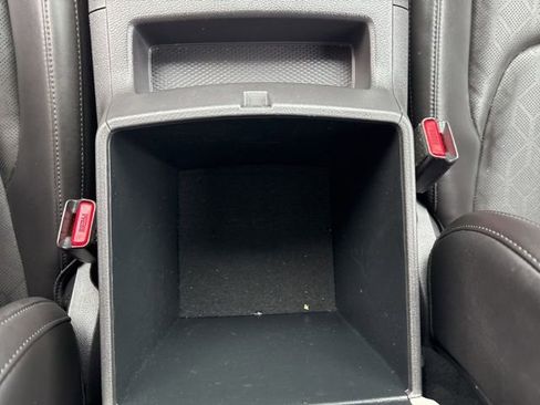 Used 2024 Kia Carnival LX FWD image 28