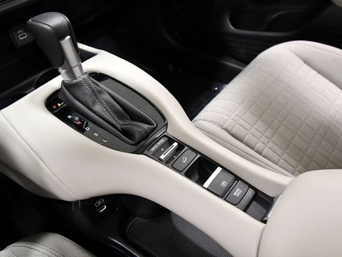 Certified 2024 Honda HR-V LX image 26