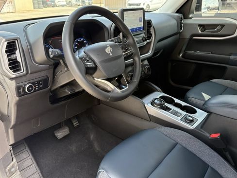 Used 2024 Ford Bronco Sport Outer Banks w/ Tech Package AWD/4WD image 14