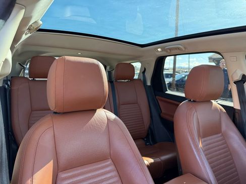 Used 2017 Land Rover Discovery Sport HSE Luxury image 31