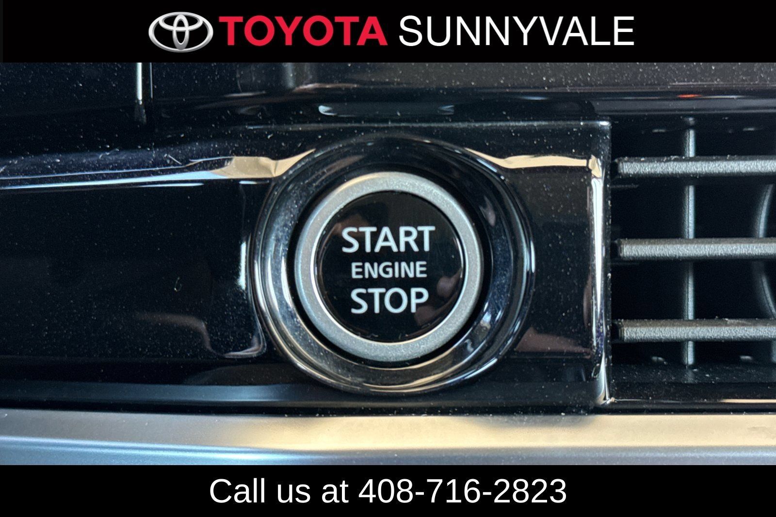 Used 2024 Nissan Pathfinder SL FWD image 28