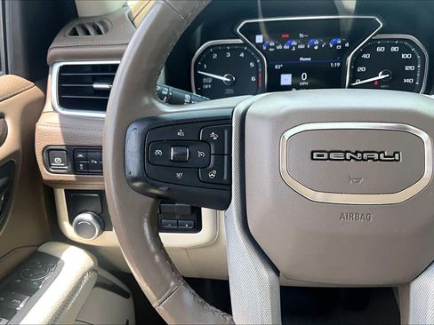 Used 2021 GMC Yukon XL Denali w/ Denali Premium Package RWD image 24