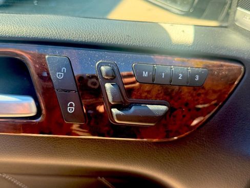 Used 2014 Mercedes-Benz GL 550 4MATIC image 24