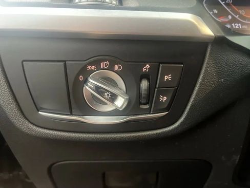 Used 2025 BMW X4 xDrive30i AWD/4WD image 25