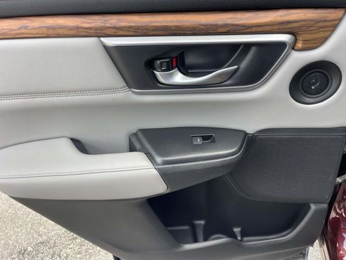 Used 2018 Honda CR-V Touring image 14