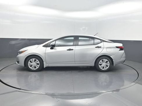 Used 2025 Nissan Versa S w/ Trunk Package FWD image 2
