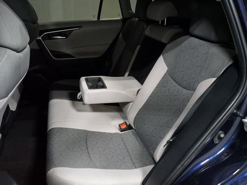 Certified 2022 Toyota RAV4 XLE w/ Convenience Package FWD image 28