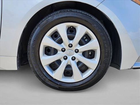 Used 2025 Toyota Corolla LE FWD image 21