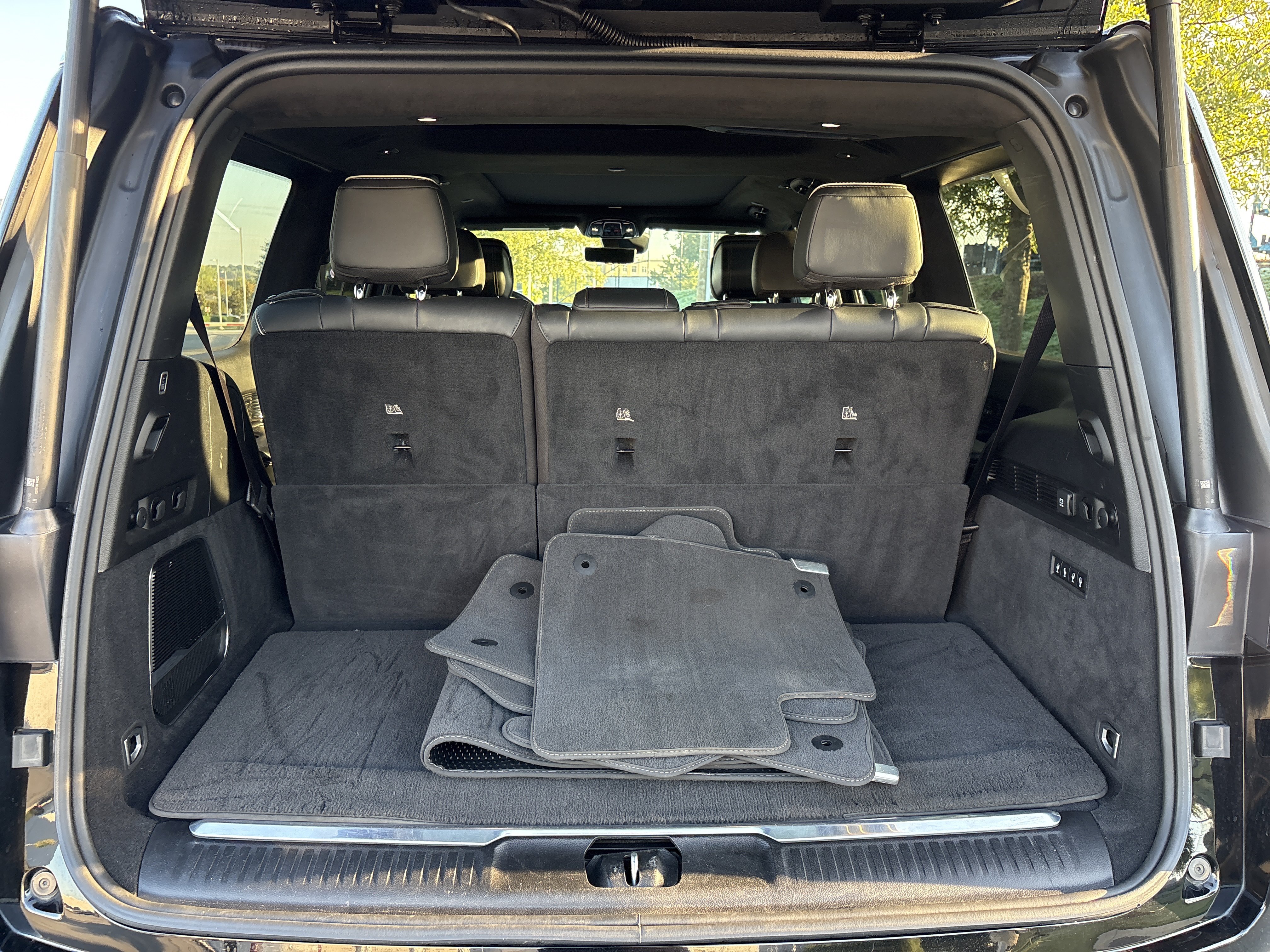 Used 2022 Jeep Grand Wagoneer Series II AWD/4WD image 36