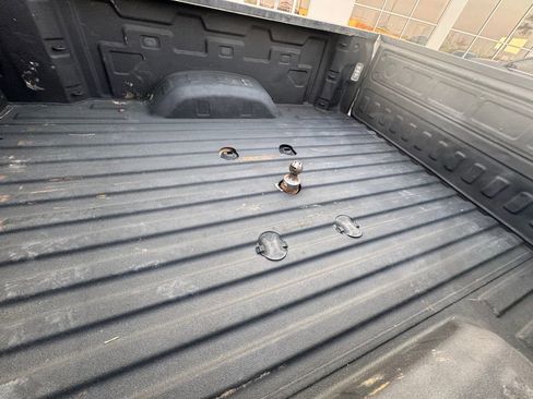 Used 2021 Chevrolet Silverado 2500 Custom w/ Custom Value Package image 2