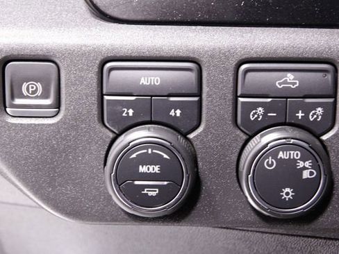 Used 2022 Chevrolet Silverado 1500 LT image 22