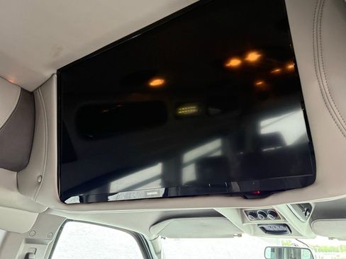 Used 2023 GMC Savana 2500 image 39