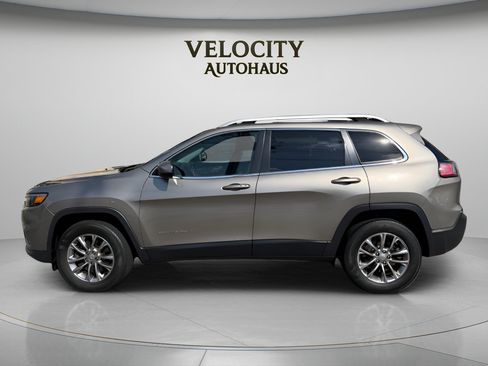 Used 2019 Jeep Cherokee Latitude Plus w/ Cold Weather Group AWD/4WD image 4