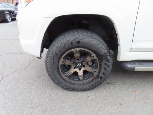 Used 2011 Toyota 4Runner 4WD image 13