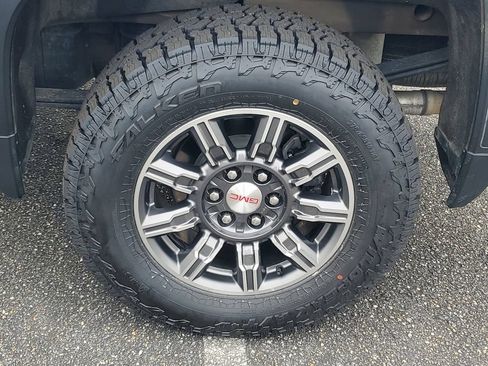 Used 2024 GMC Sierra 1500 AT4 w/ Technology Package AWD/4WD image 33