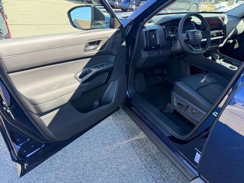 New 2026 Nissan Pathfinder SV image 15