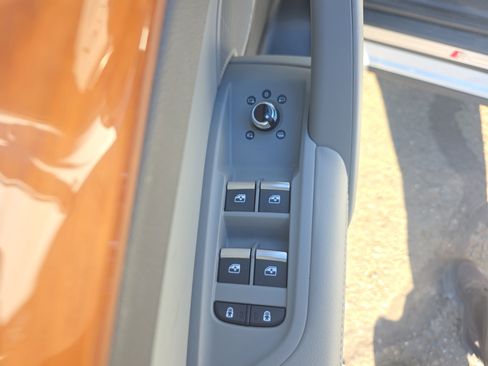 Used 2023 Audi Q5 e Premium Plus w/ Premium Plus Package image 28