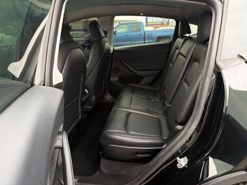 Used 2024 Tesla Model Y Long Range image 18