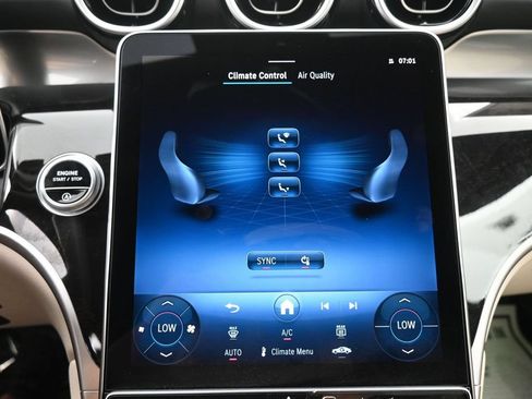 Used 2025 Mercedes-Benz GLC 300 4MATIC image 15