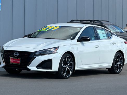 New 2025 Nissan Altima 2.5 SR image 8