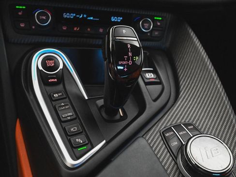 Used 2019 BMW i8 Coupe image 23