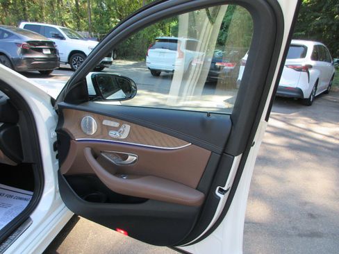 Used 2023 Mercedes-Benz E 350 Sedan image 15