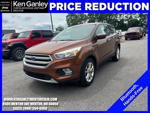 Used 2017 Ford Escape SE FWD image 3