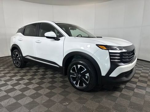 Certified 2025 Nissan Kicks SV image 2