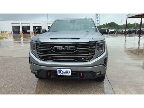 Used 2024 GMC Sierra 1500 AT4 w/ AT4 Premium Package AWD/4WD image 3
