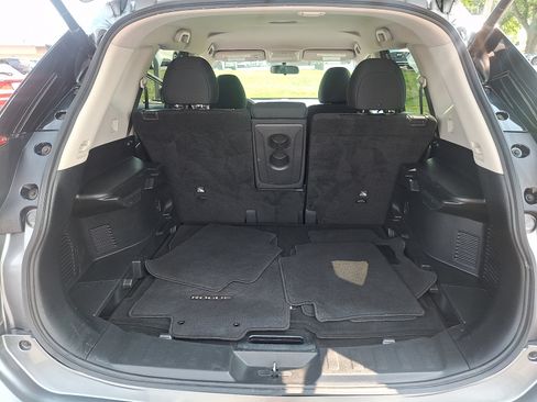 Used 2018 Nissan Rogue SV w/ Premium Package AWD/4WD image 29
