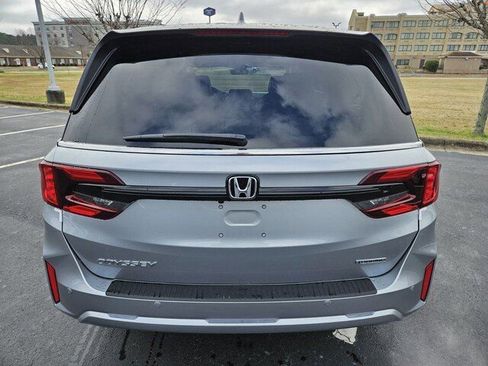 New 2026 Honda Odyssey Touring image 6
