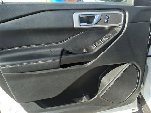 Used 2020 Ford Explorer XLT w/ Equipment Group 202A image 10