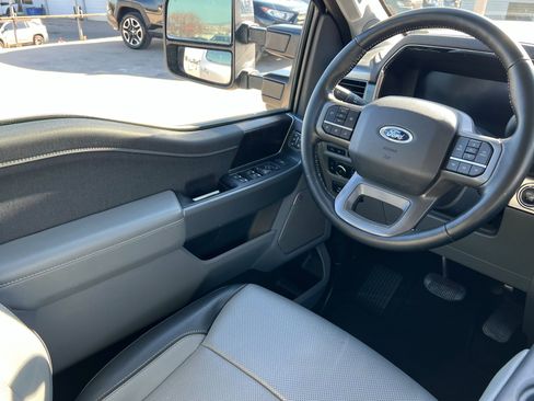 Used 2022 Ford F150 Lariat image 12