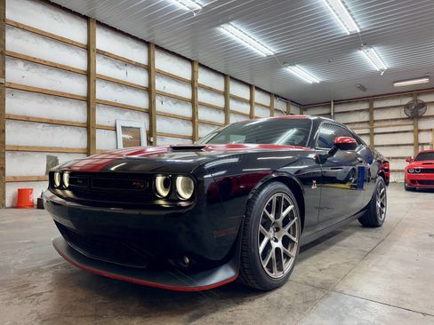 Used 2016 Dodge Challenger R/T Scat Pack w/ Leather Interior Group image 3