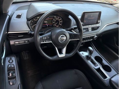 Used 2020 Nissan Altima 2.5 S FWD image 2