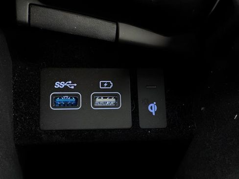 Used 2024 Genesis GV70 2.5T AWD/4WD image 34