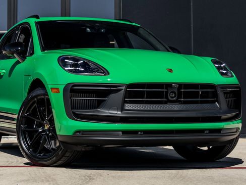 New 2026 Porsche Macan GTS image 9