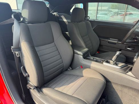Used 2009 Dodge Challenger R/T RWD image 16
