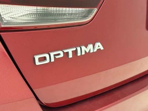 Used 2020 Kia Optima SE image 9